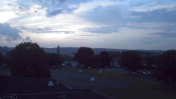 Weather camera view of Heights Murray ES.